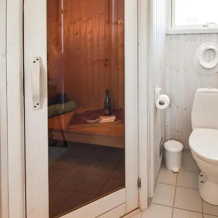펜션 Cozy Home In Otterup With Sauna
