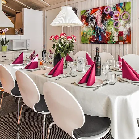 度假居 With Sauna 302 *